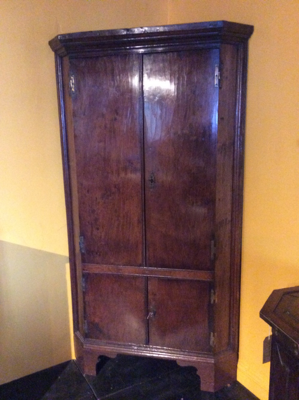 18thc Walnut And Oak Corner Cupboard 568779 Www